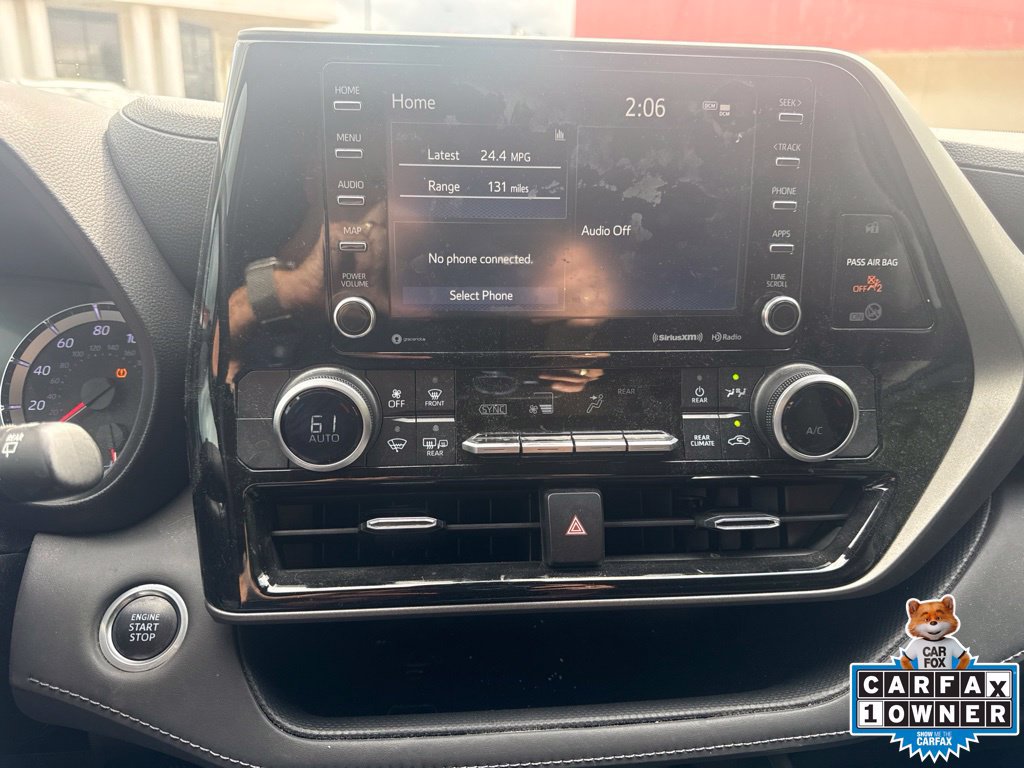 Used 2021 Toyota Highlander LE FWD image 21
