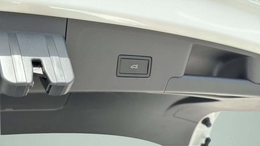 New 2026 Volkswagen Atlas Cross Sport SE FWD image 26