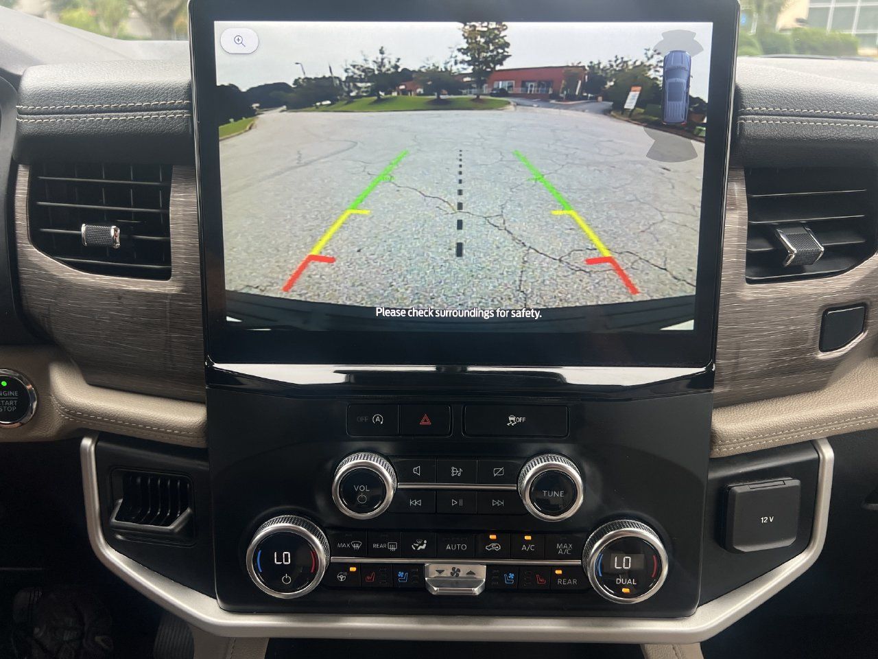 Used 2024 Ford Expedition Limited RWD image 9