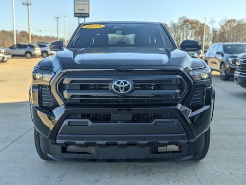 Used 2025 Toyota Tacoma SR image 13