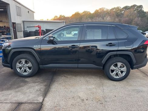 Used 2024 Toyota RAV4 XLE image 2