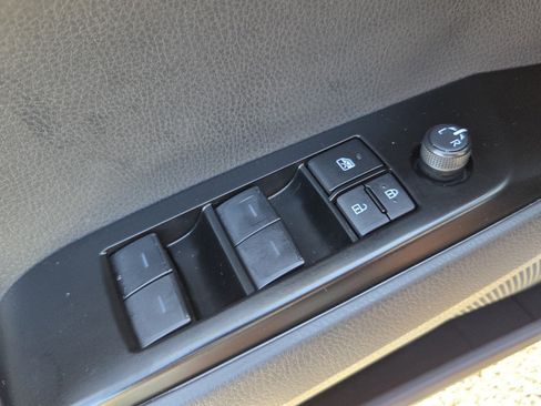 Used 2025 Toyota Camry XSE FWD image 38