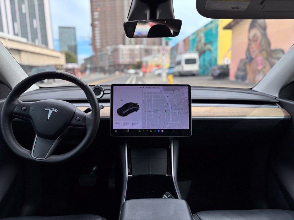Used 2021 Tesla Model Y 2WD image 18