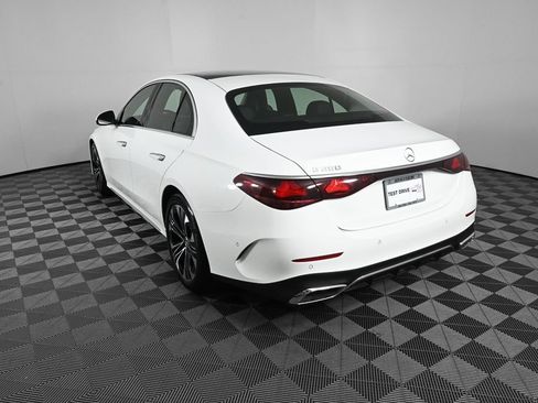 Used 2025 Mercedes-Benz E 350 Sedan image 4