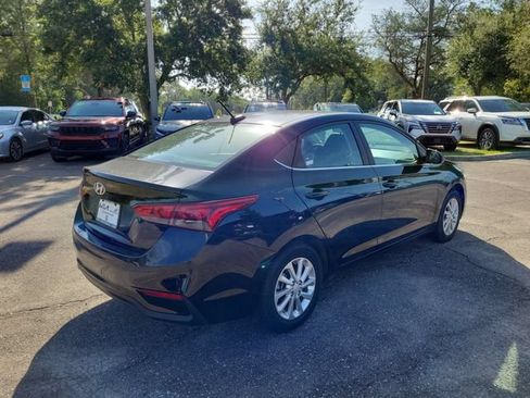 Used 2022 Hyundai Accent FWD image 2