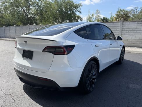 Used 2024 Tesla Model Y Performance AWD/4WD image 6