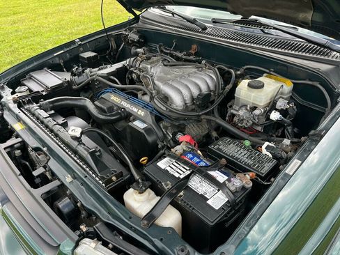 Used 2001 Toyota 4Runner SR5 AWD/4WD image 88