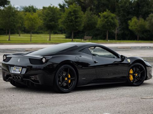 Used 2012 Ferrari 458 Italia Coupe RWD image 9