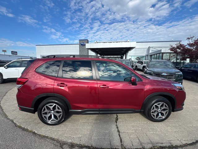Used 2024 Subaru Forester Premium AWD/4WD image 9