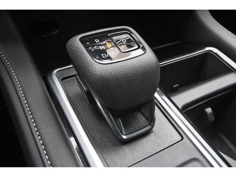 Certified 2025 Nissan Pathfinder SV FWD image 27