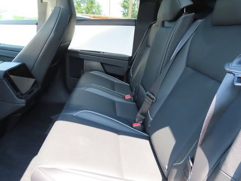 Used 2024 Tesla Cybertruck AWD Crew Cab image 27