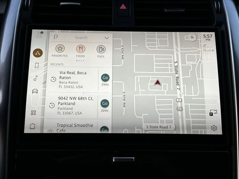 Used 2024 Land Rover Discovery Dynamic SE image 20