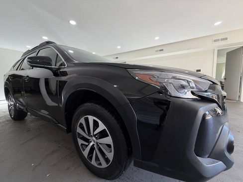 Used 2023 Subaru Outback Premium AWD/4WD image 10