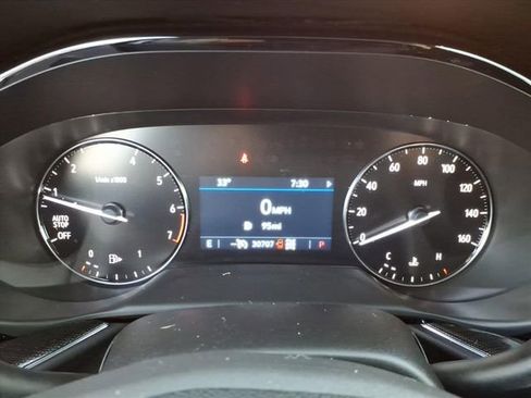 Used 2023 Buick Envision Preferred image 38