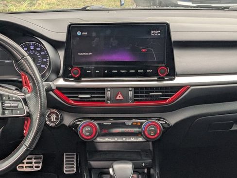 Certified 2022 Kia Forte GT w/ GT2 Package FWD image 16