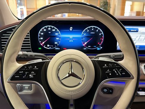 Certified 2026 Mercedes-Benz Maybach GLS 600 4MATIC image 23