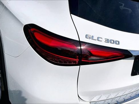 Used 2023 Mercedes-Benz GLC 300 4MATIC image 17