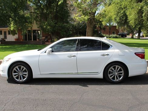 Used 2011 Lexus LS 460 image 2