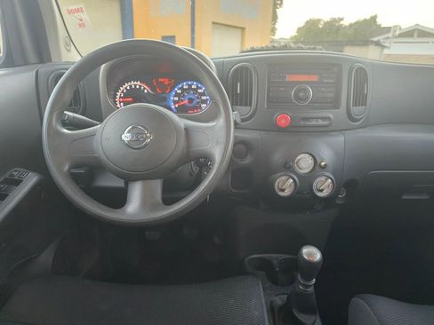 Used 2012 Nissan Cube 1.8 w/ Interior Designer Pkg FWD image 12