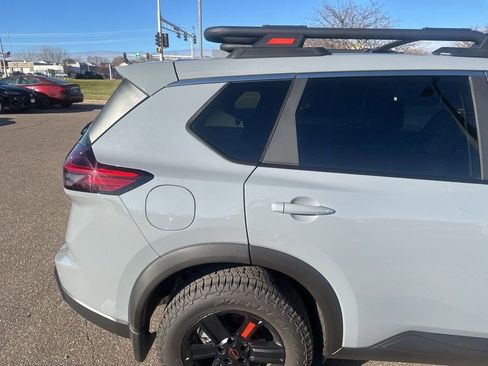 Used 2025 Nissan Rogue SV w/ Rock Creek Premium Package image 10