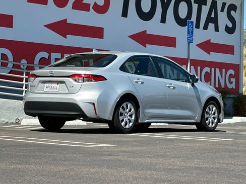 Used 2025 Toyota Corolla LE image 5