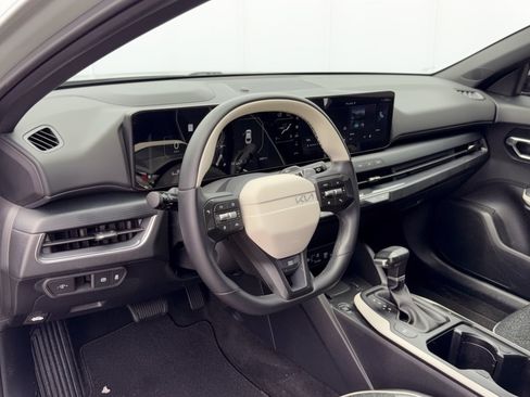 Used 2025 Kia K4 GT-Line FWD image 4