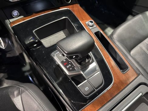 Used 2021 Audi Q5 2.0T Premium image 18