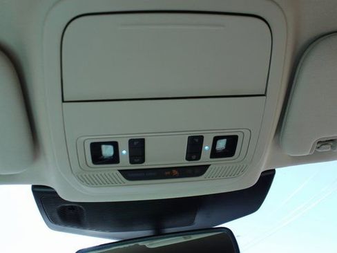 Used 2023 Ford Explorer Limited image 24