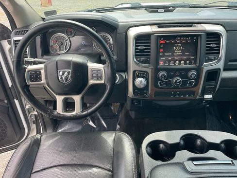 Used 2017 RAM 1500 Laramie AWD/4WD image 4