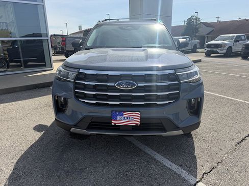 Used 2025 Ford Explorer Active w/ Active Comfort Package AWD/4WD image 9