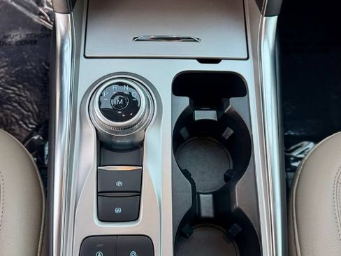 Used 2020 Ford Explorer XLT w/ Equipment Group 202A RWD image 17