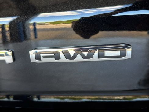 Used 2025 GMC Acadia Denali w/ Super Cruise Package AWD/4WD image 12