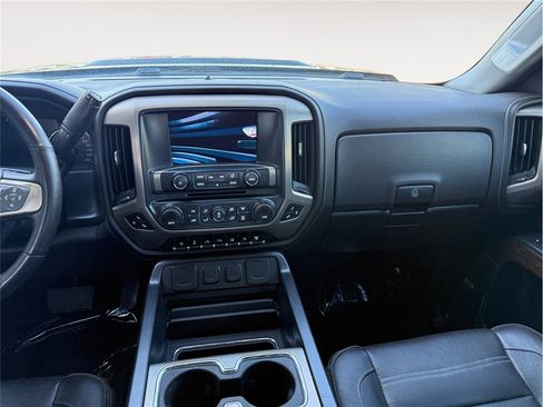 Used 2018 GMC Sierra 2500 Denali w/ Duramax Plus Package AWD/4WD image 11