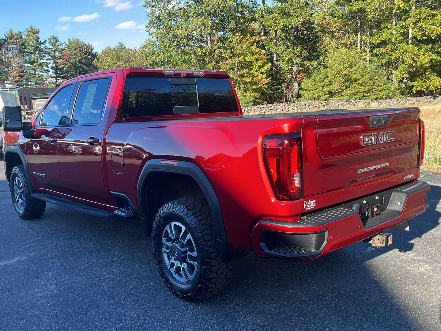 Used 2022 GMC Sierra 2500 AT4 w/ AT4 Preferred Package AWD/4WD image 3