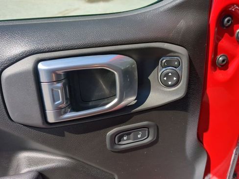 New 2025 Jeep Gladiator Sport image 12