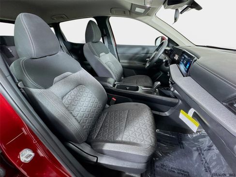 Certified 2025 Nissan Kicks SV AWD/4WD image 25
