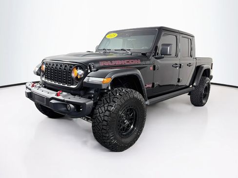 Used 2025 Jeep Gladiator Rubicon w/ Safety Group AWD/4WD image 3