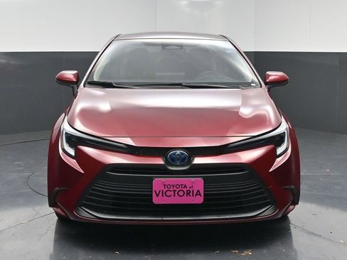 Used 2025 Toyota Corolla LE FWD image 16