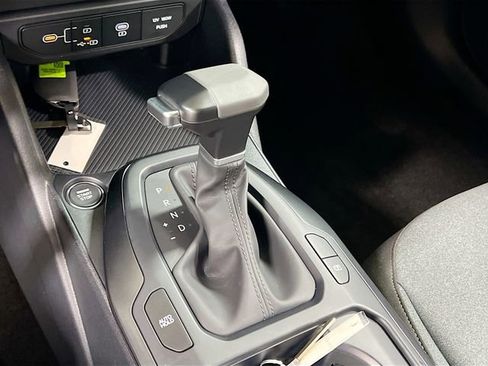 New 2025 Kia K4 LXS image 16