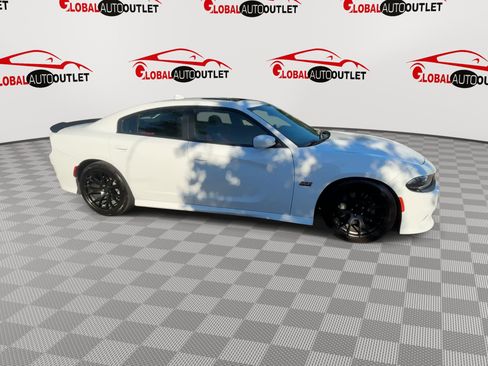 Used 2019 Dodge Charger Scat Pack w/ Plus Group RWD image 2
