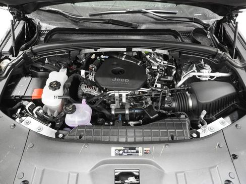 New 2026 Jeep Grand Cherokee Limited w/ Limited Altitude Package image 8