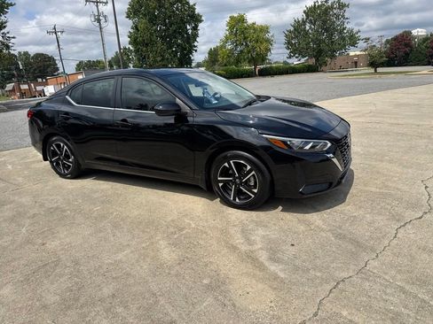 Used 2025 Nissan Sentra SV FWD image 4