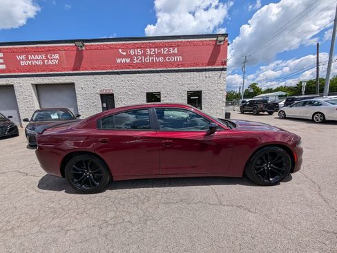 Used 2017 Dodge Charger SE w/ Blacktop Package RWD image 5