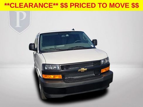 New 2025 Chevrolet Express 2500 Extended w/ Enhanced Convenience Package RWD image 16