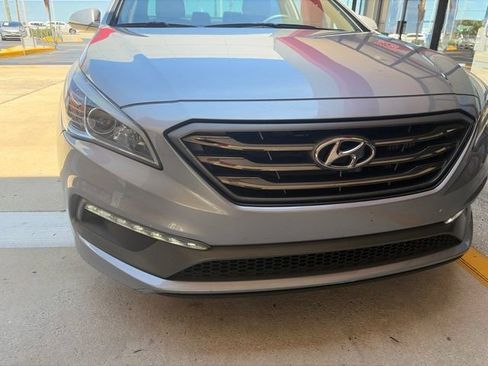 Used 2017 Hyundai Sonata Sport 2.0T FWD image 2