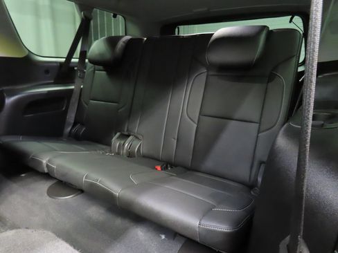 Used 2019 Chevrolet Suburban Premier image 12