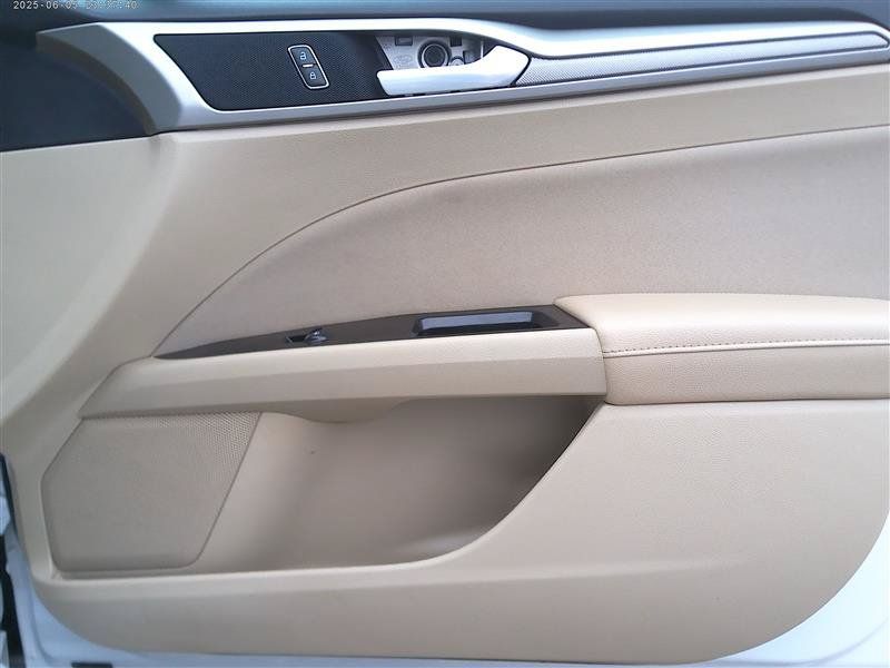 Used 2013 Ford Fusion SE FWD image 15