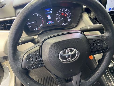 Certified 2025 Toyota Corolla LE FWD image 18