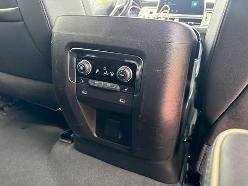 Used 2024 Chevrolet Tahoe Premier AWD/4WD image 26