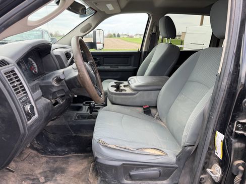 Used 2018 RAM 3500 Tradesman w/ Chrome Appearance Group image 9